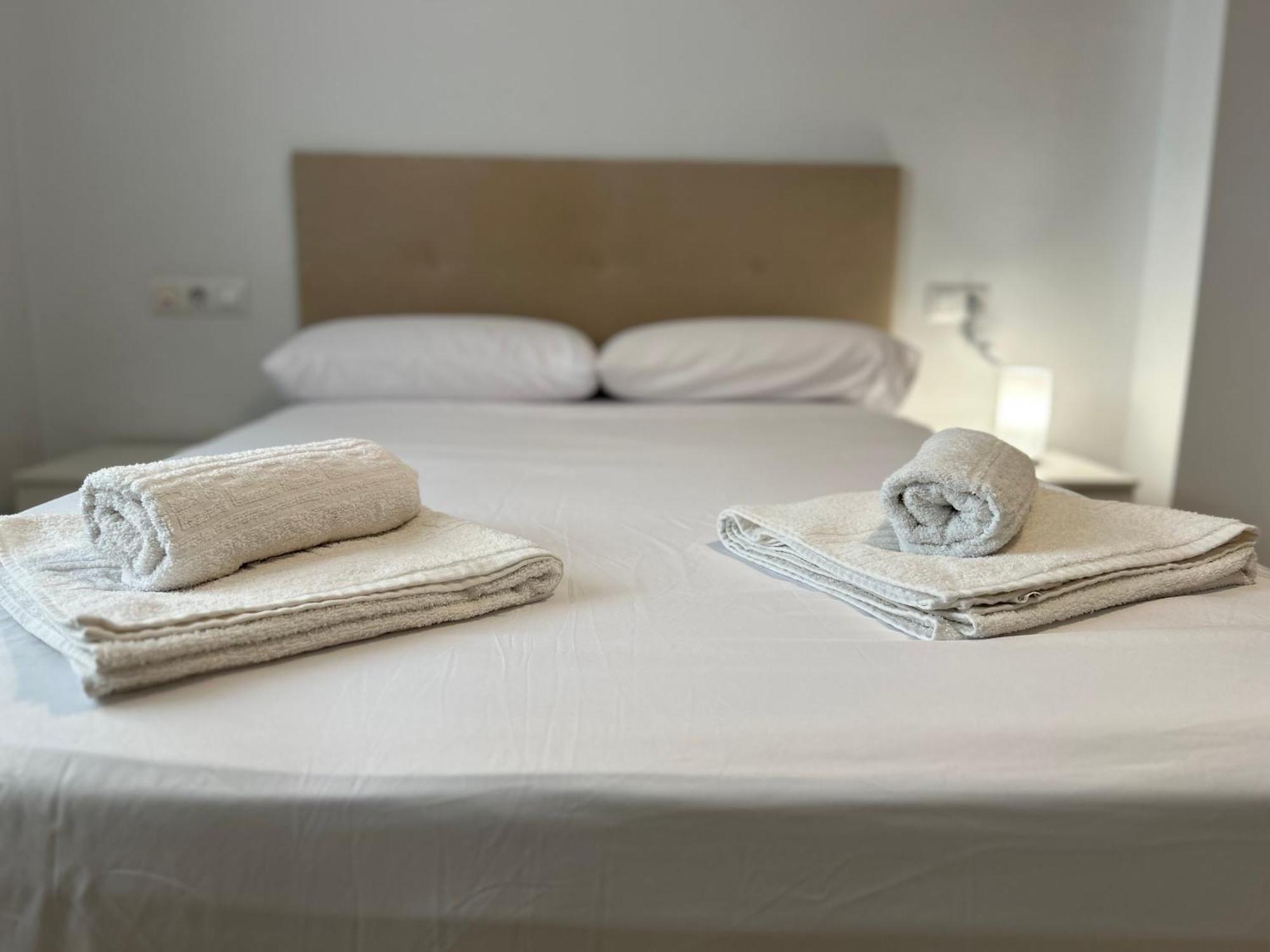 Garden Teatinos, Apartamento Con Piscina Y Ac Malaga Luaran gambar